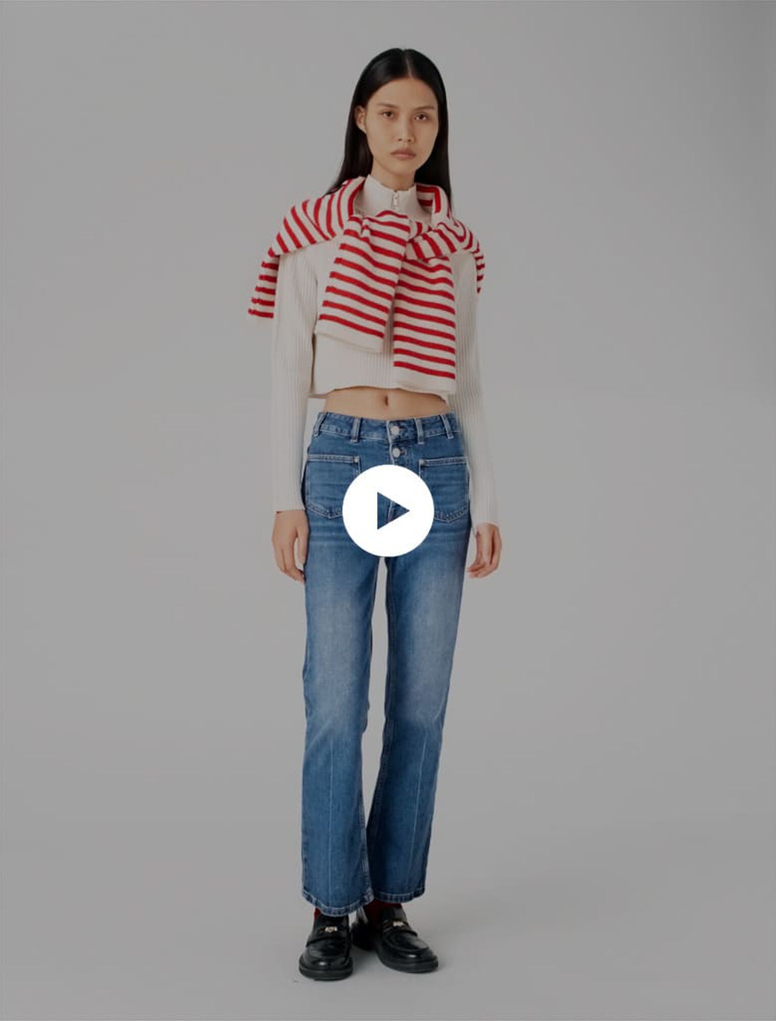 Denim jeans with pockets