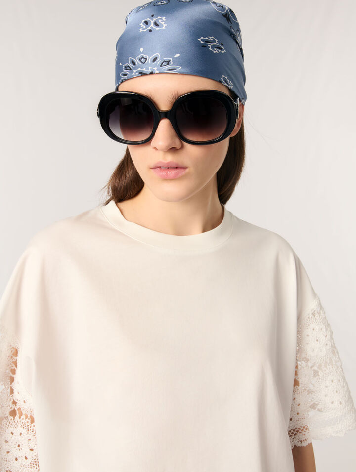 T-shirt with crochet sleeves T-shirt with crochet sleeves