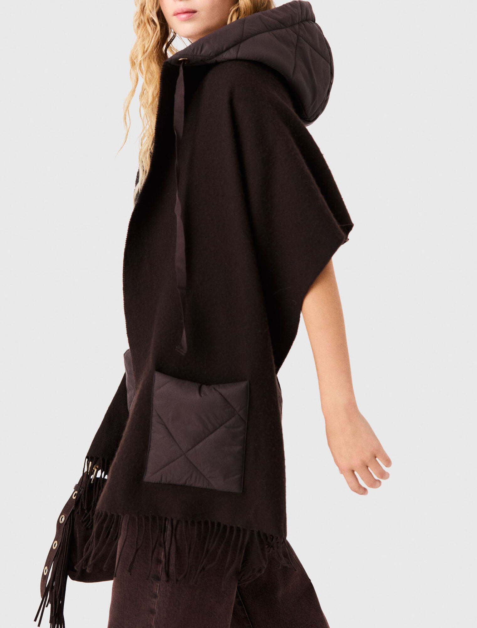 Hooded wool scarf