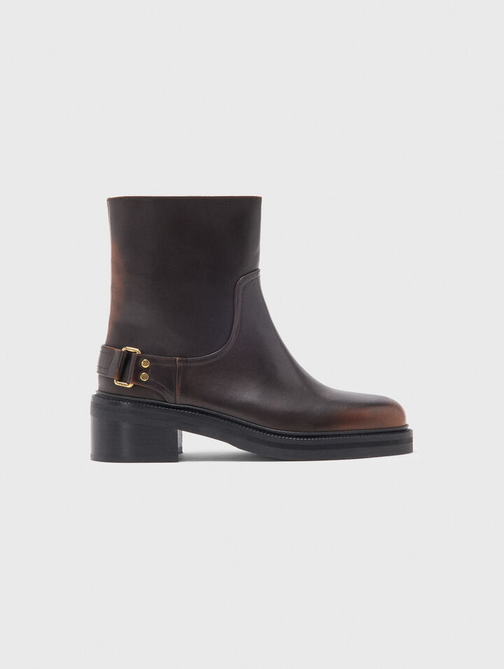 Flat leather ankle boots