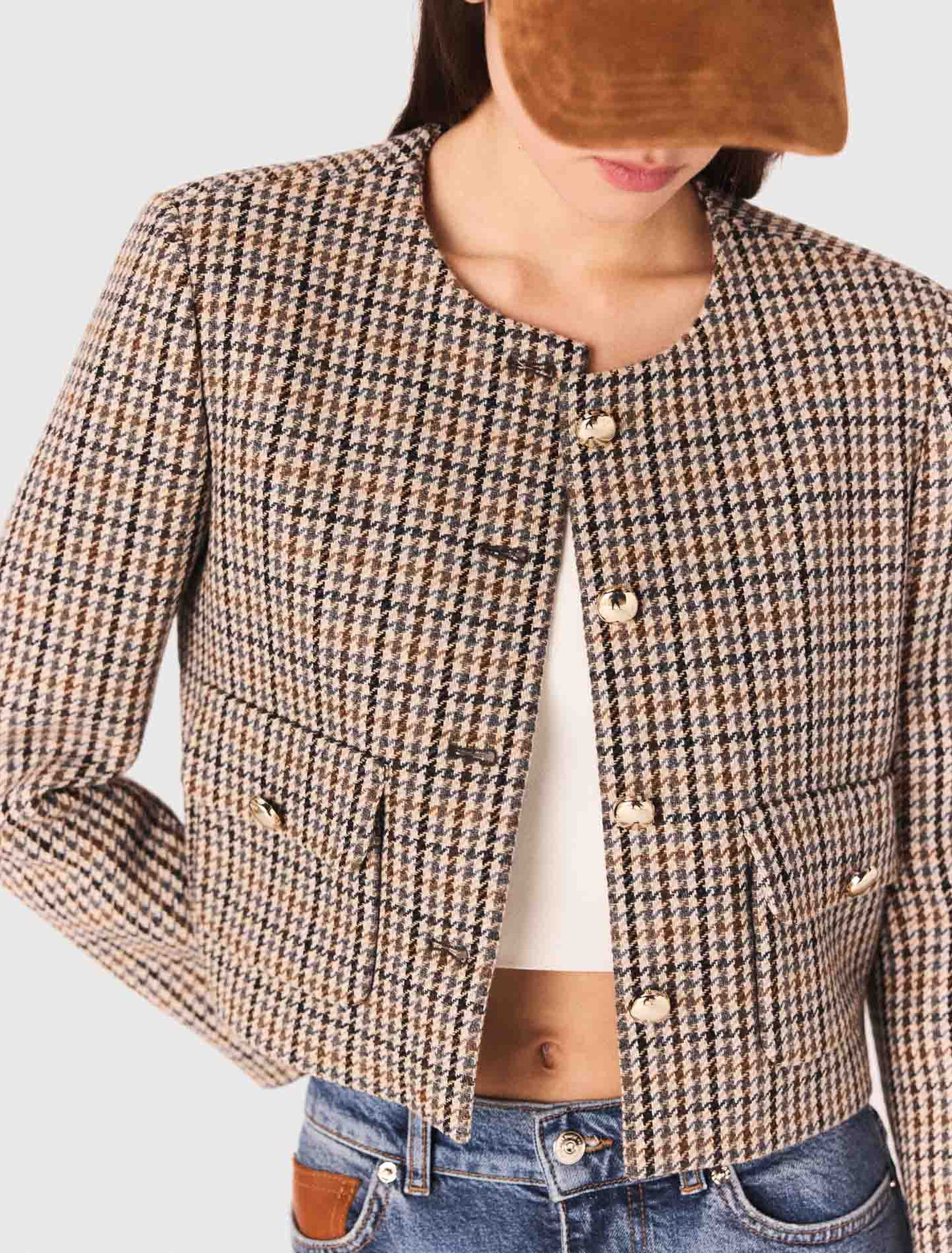 Short checked jacket