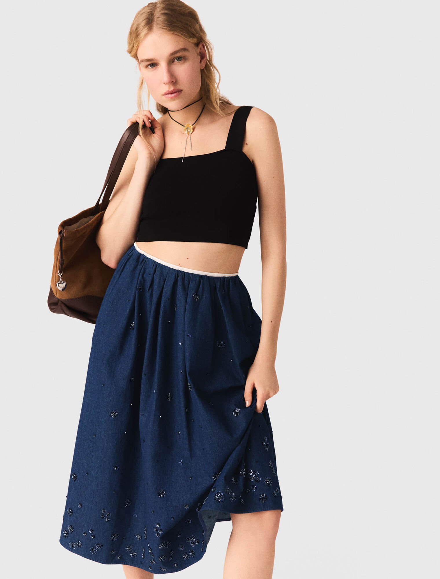 Knitted crop top with straps