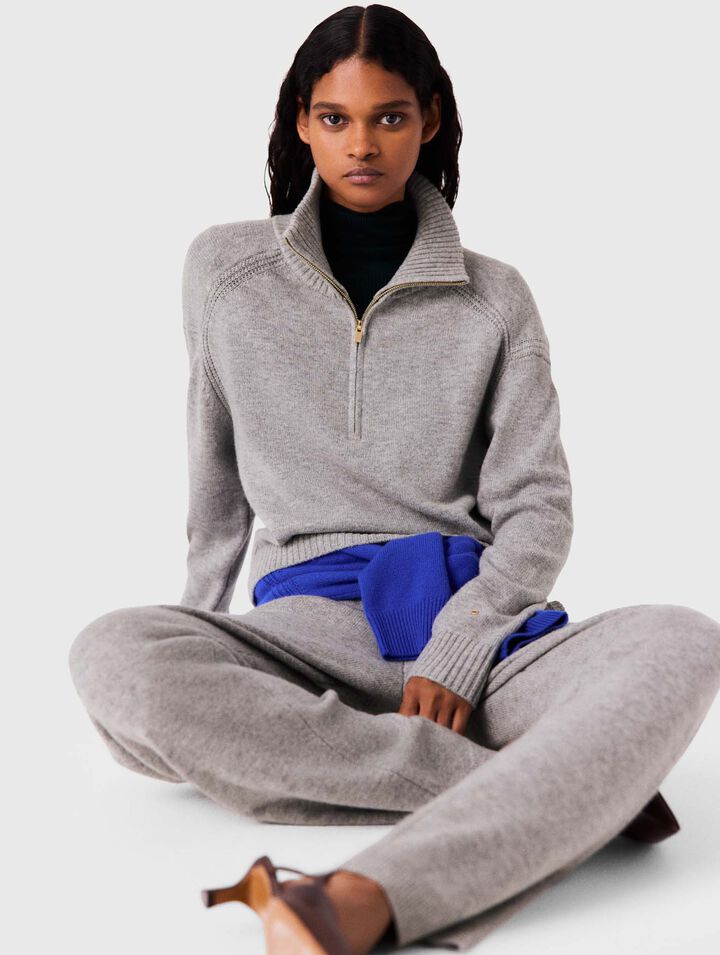 Jumper with zip collar