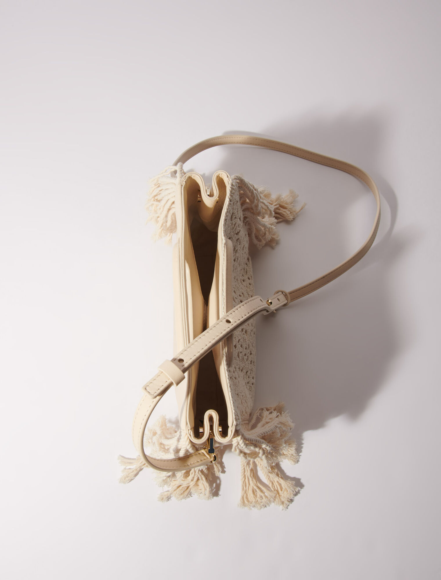 Lace-effect embroidered M bag