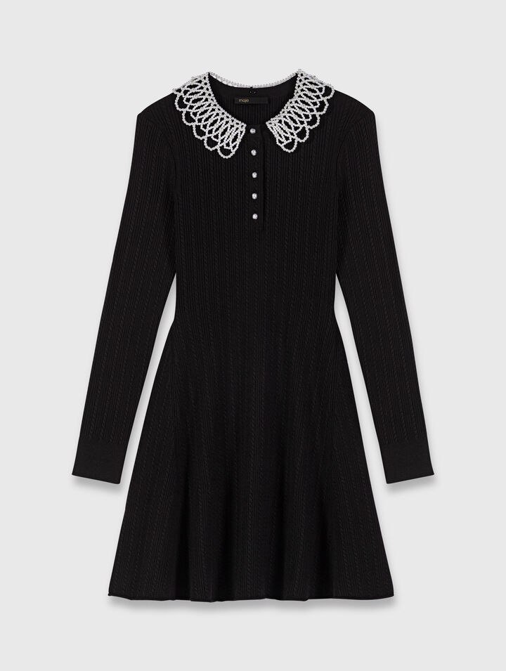 Short beaded-collar knit dress Short beaded-collar knit dress