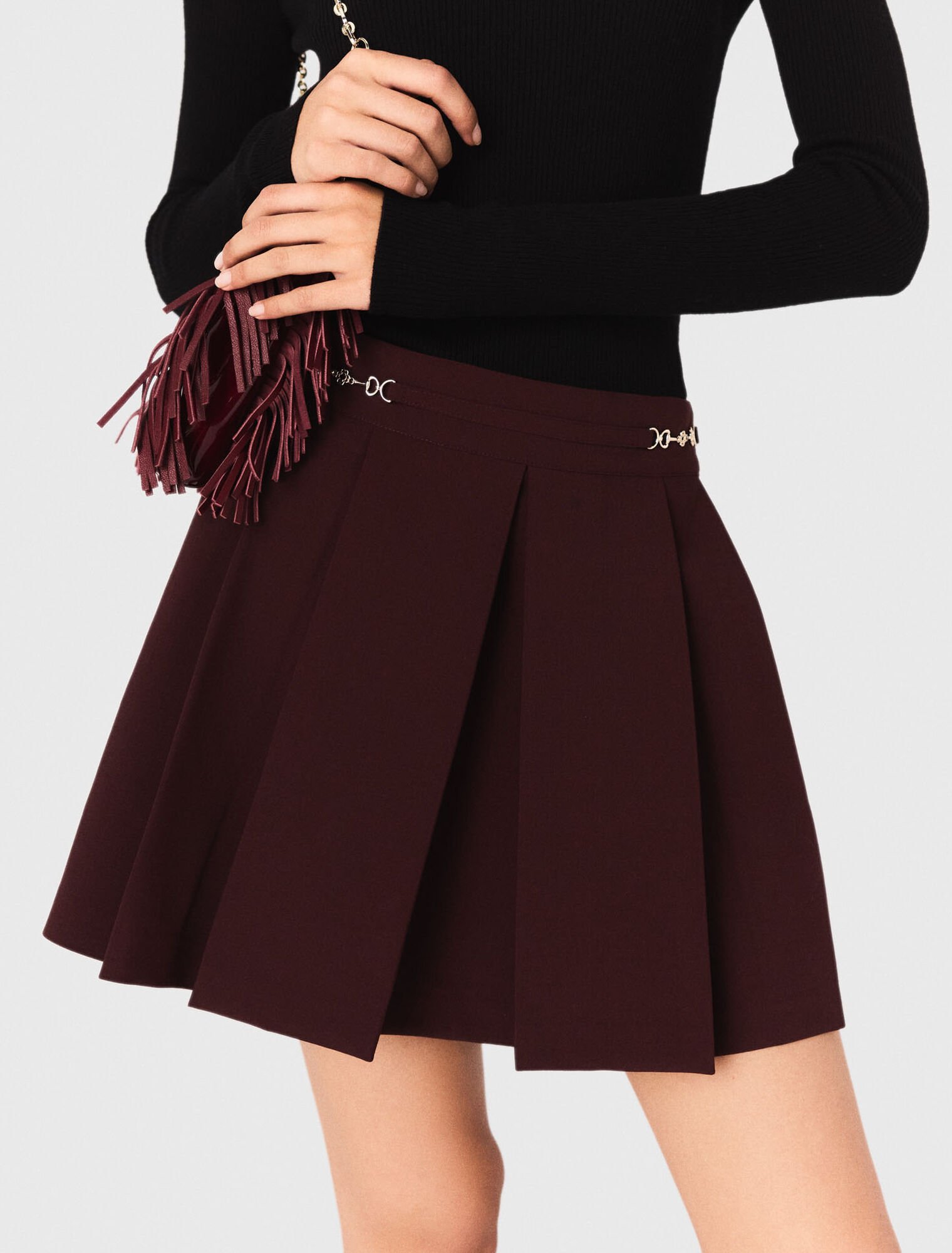 Short pleated skirt