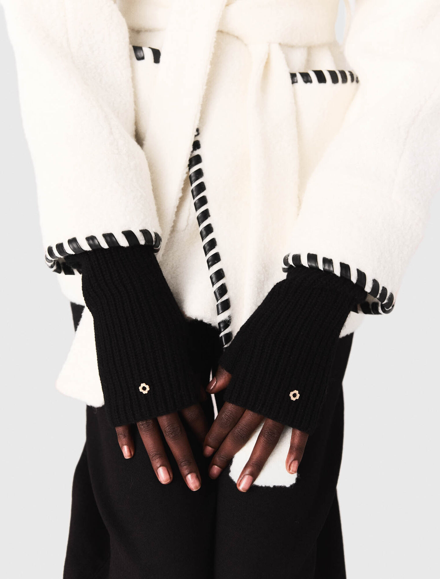 Lined coat with contrasting ribbon