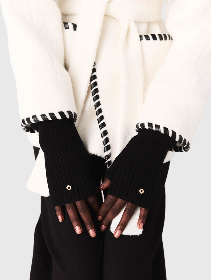 Lined coat with contrasting ribbon Lined coat with contrasting ribbon