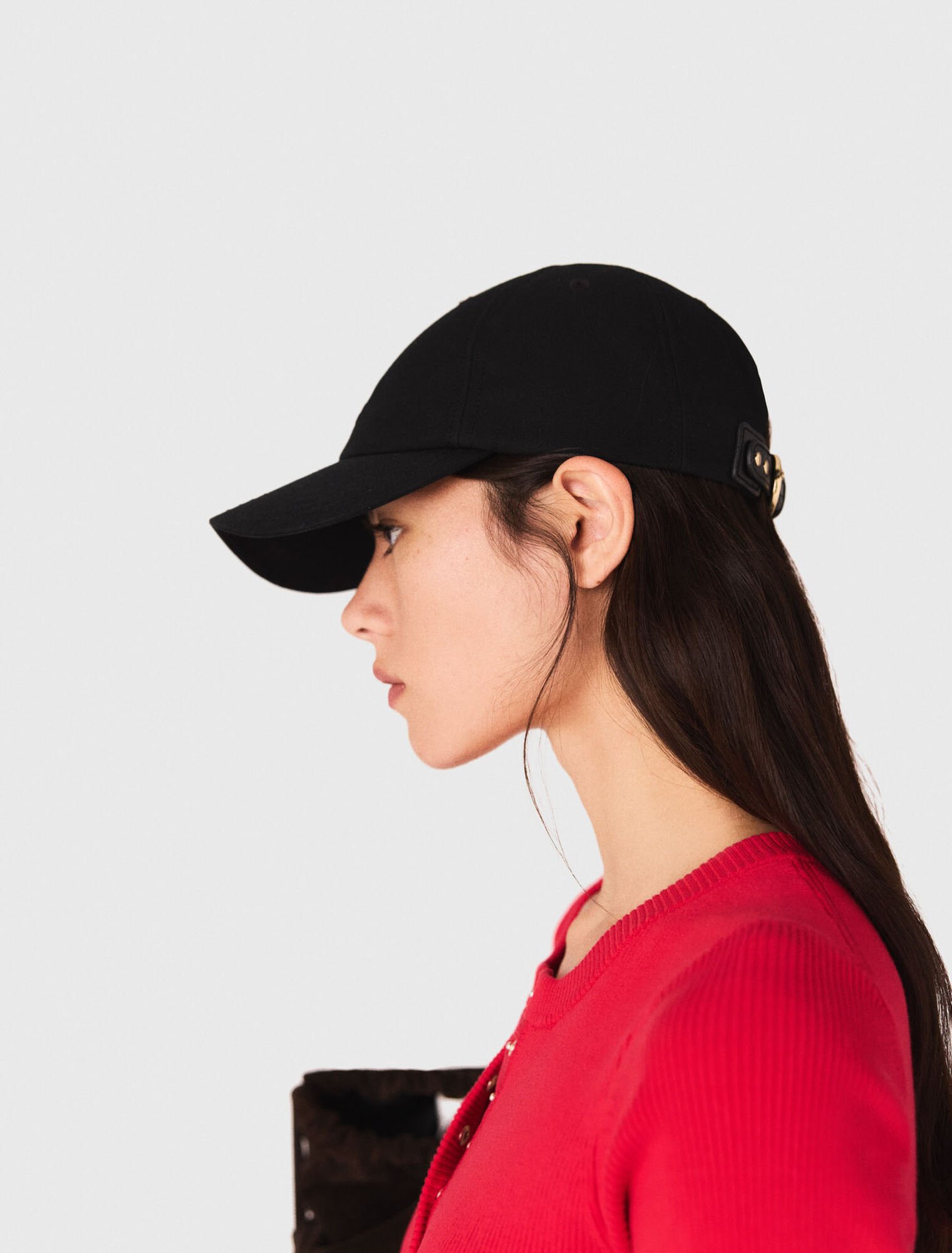 Cotton cap with gold-tone buckle