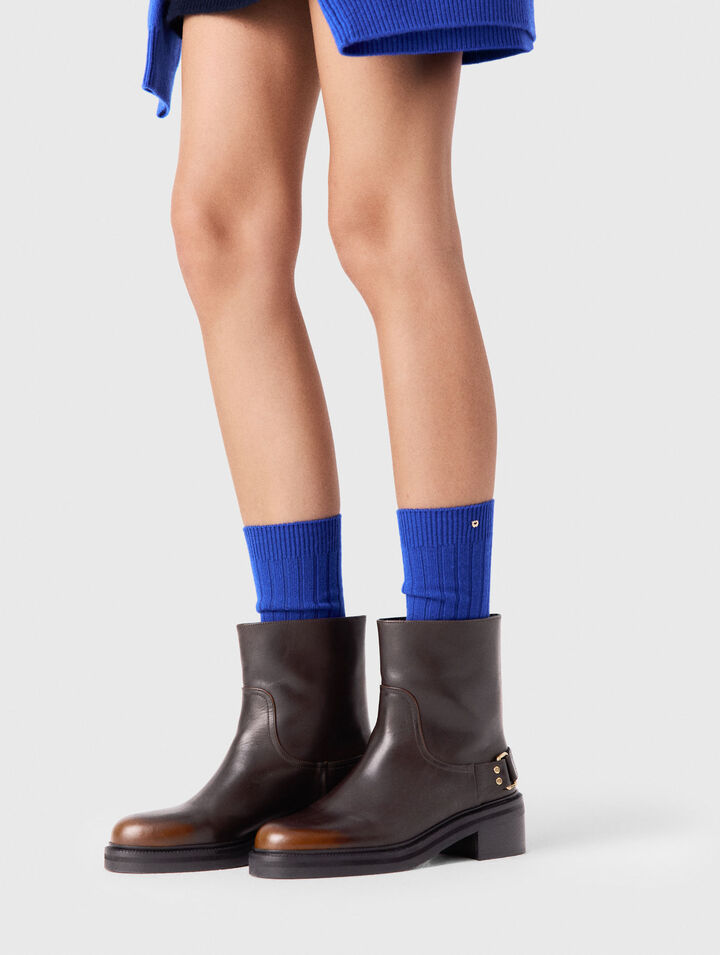 Flat leather ankle boots