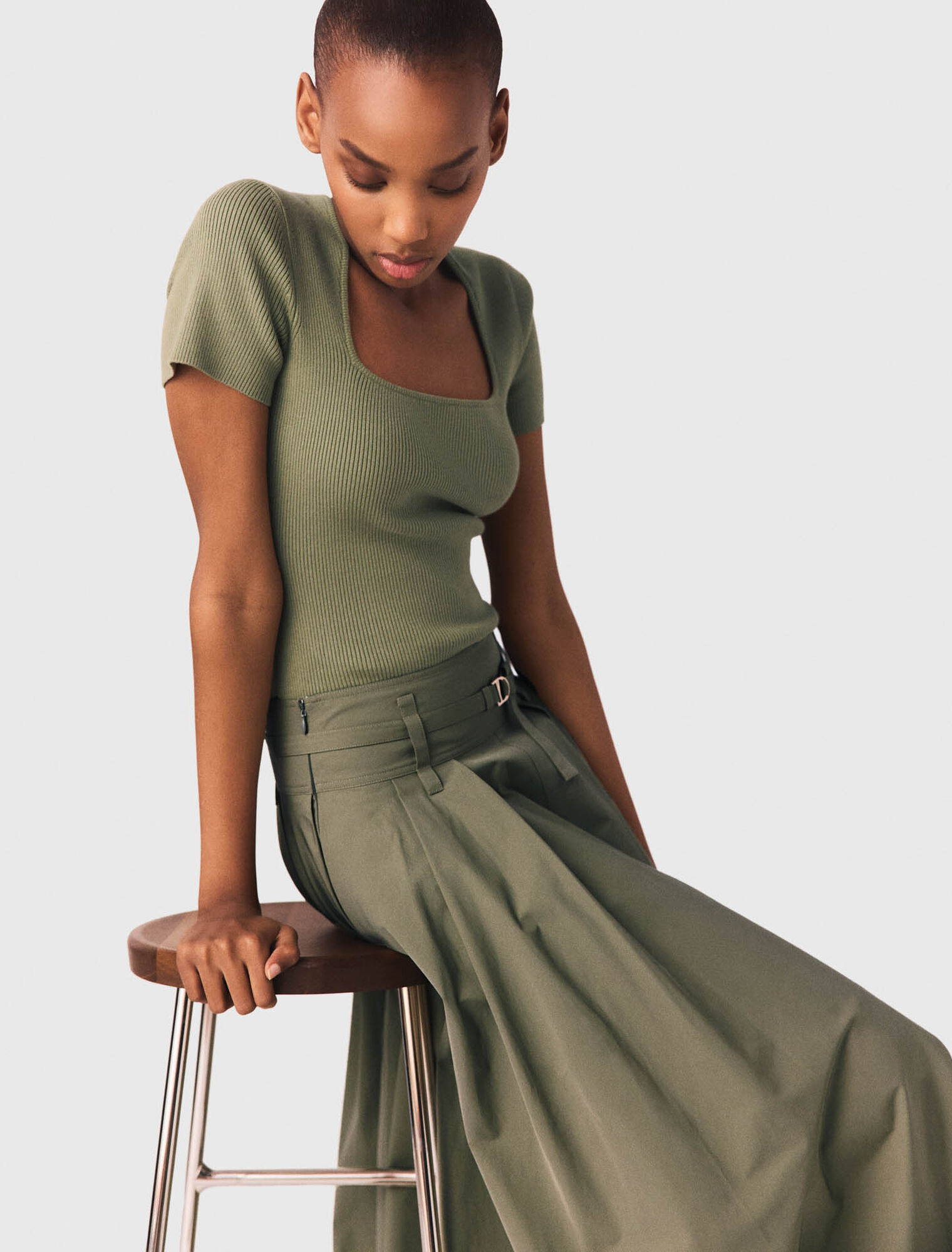 Square-neck ribbed jumper