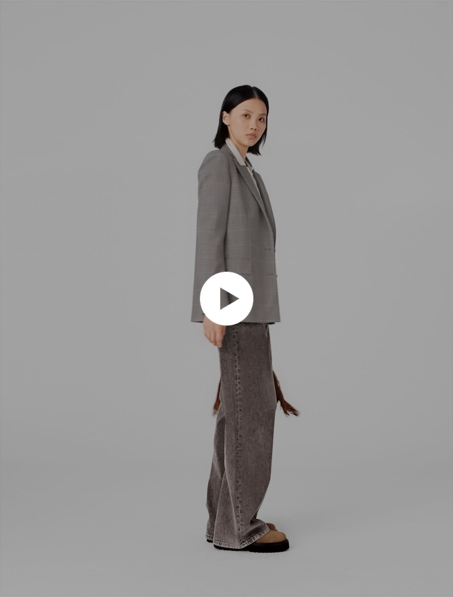 Wide-leg jeans with chain-link belt