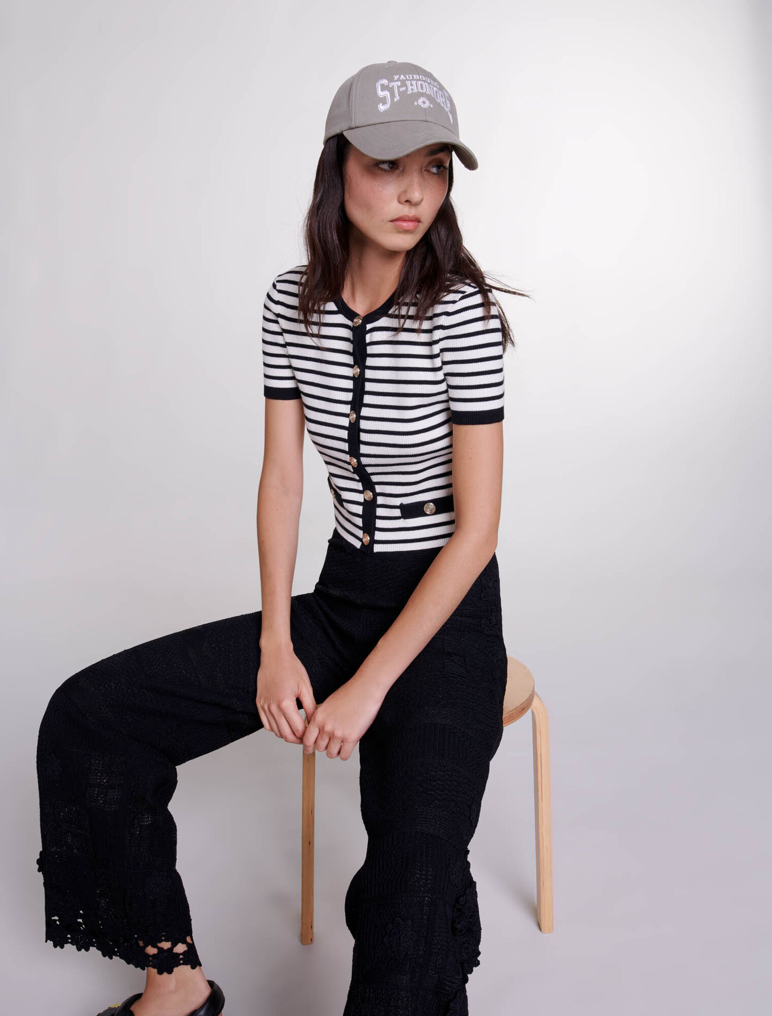 Short-sleeved knit cardigan