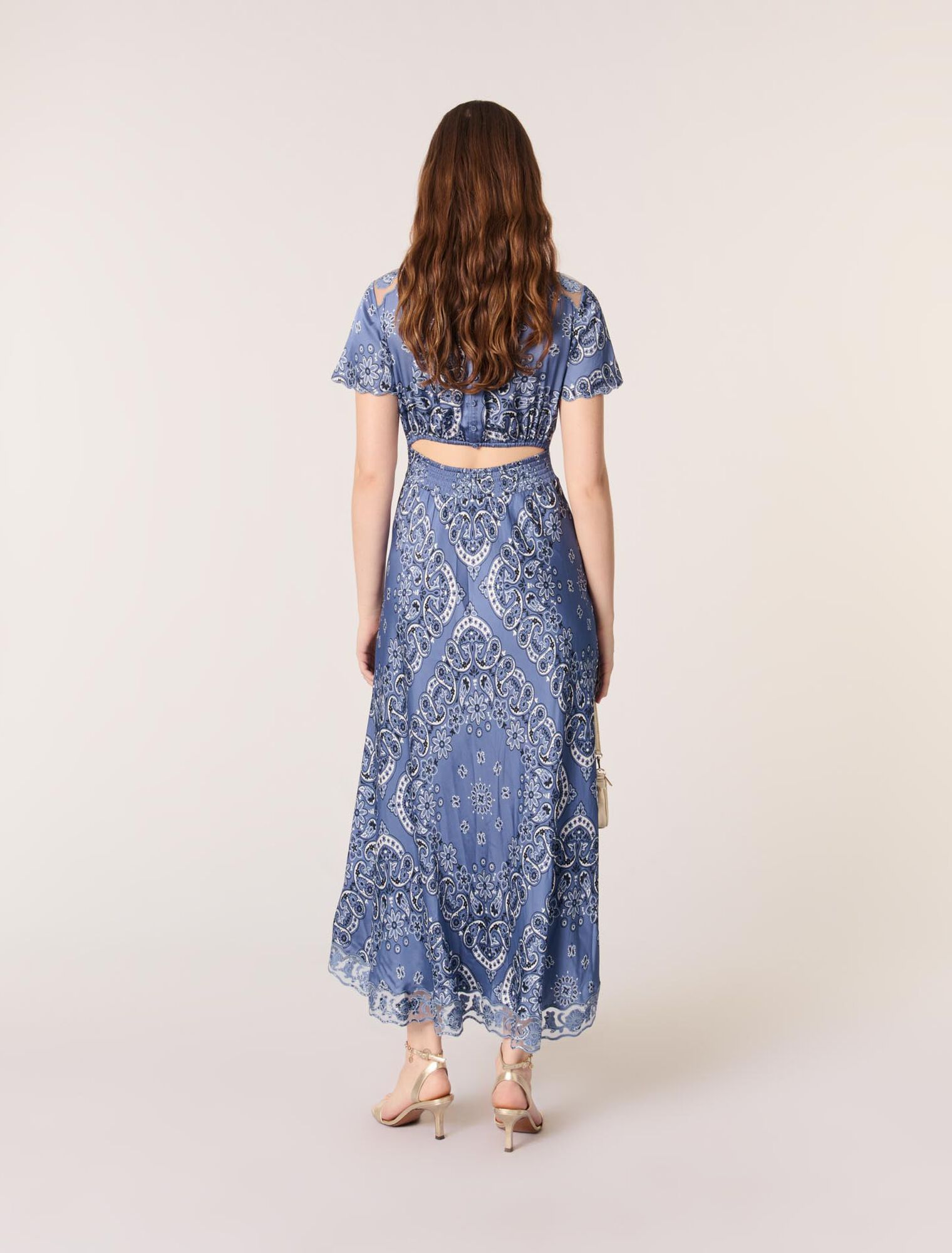 Patterned flowing maxi dress Patterned flowing maxi dress