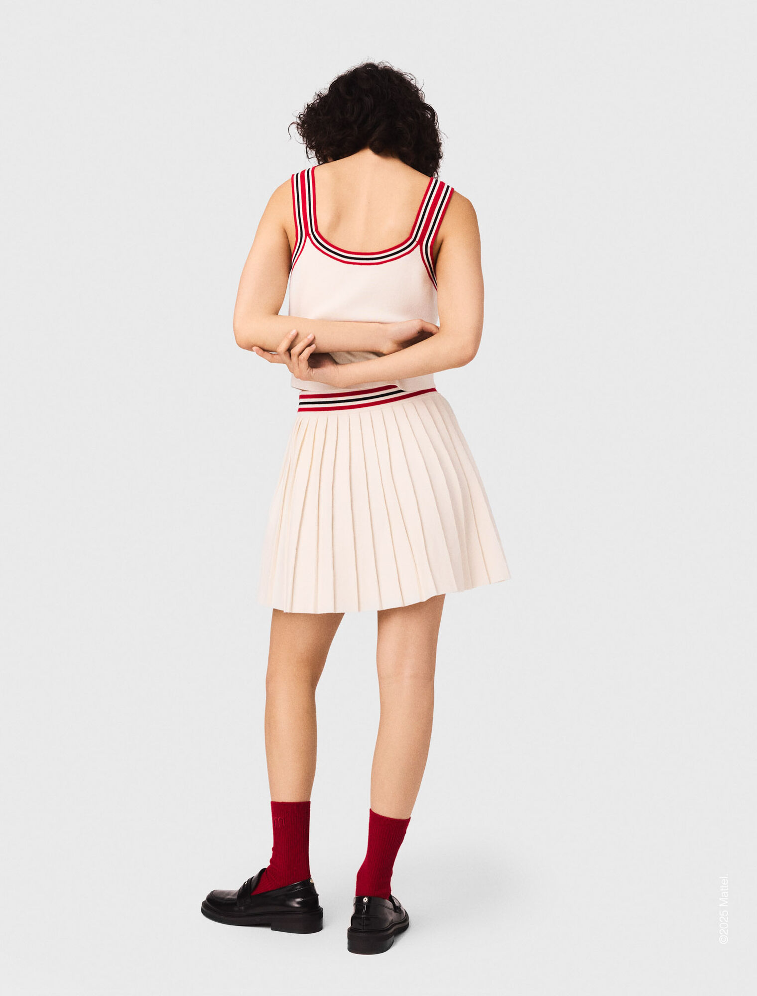 Short pleated knitted skirt