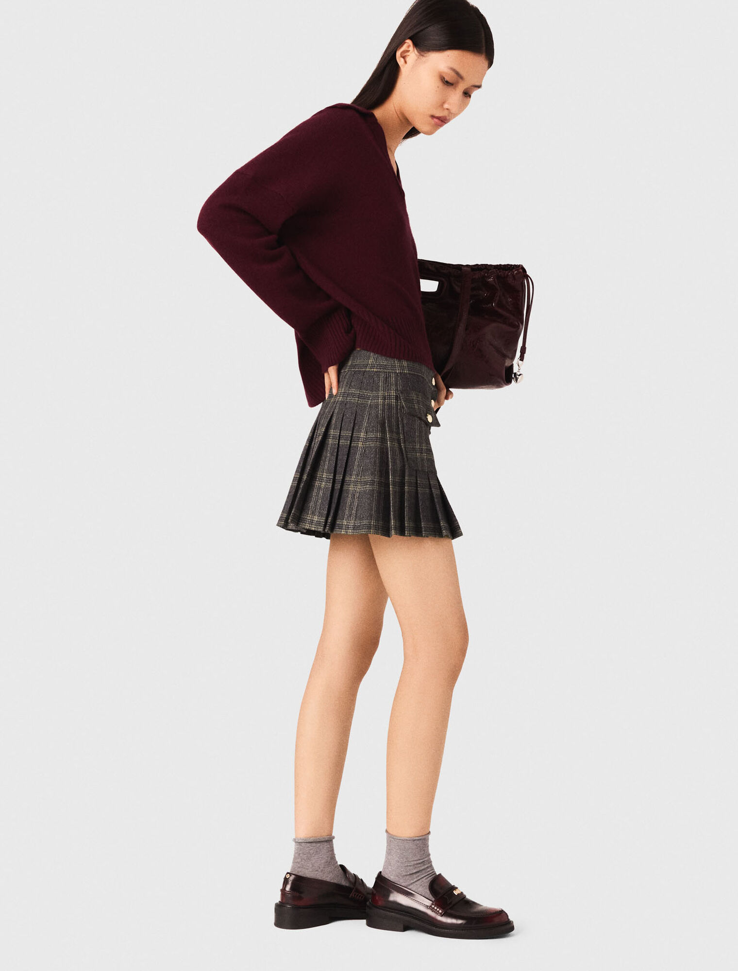 Short pleated checked skirt