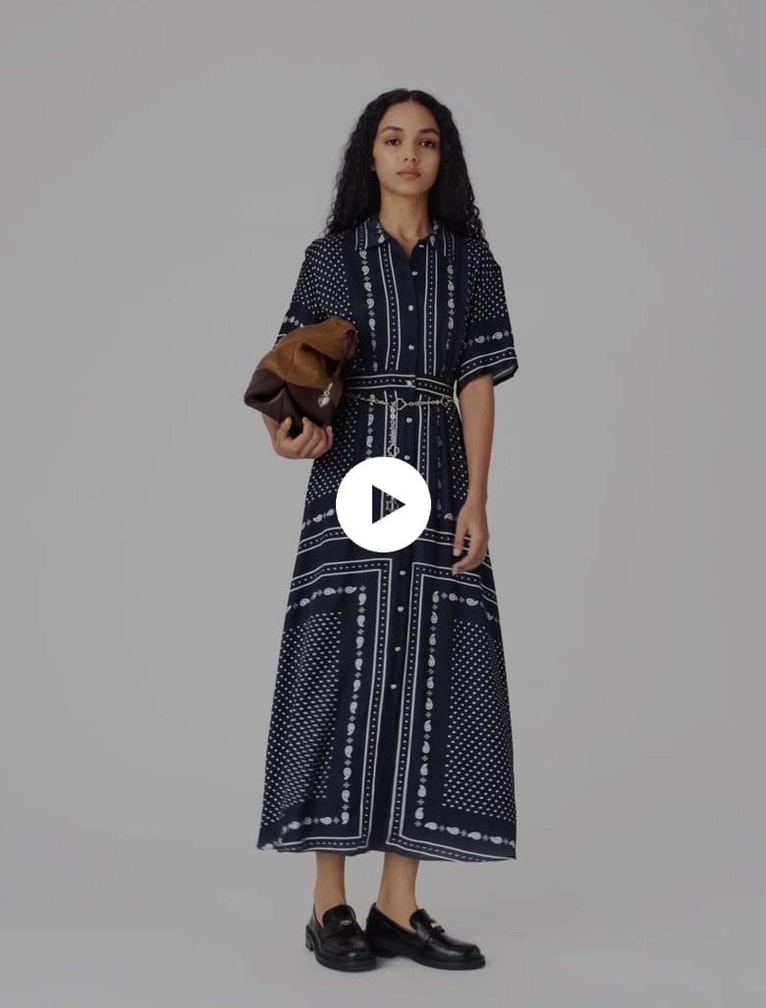 Flowy patterned maxi dress