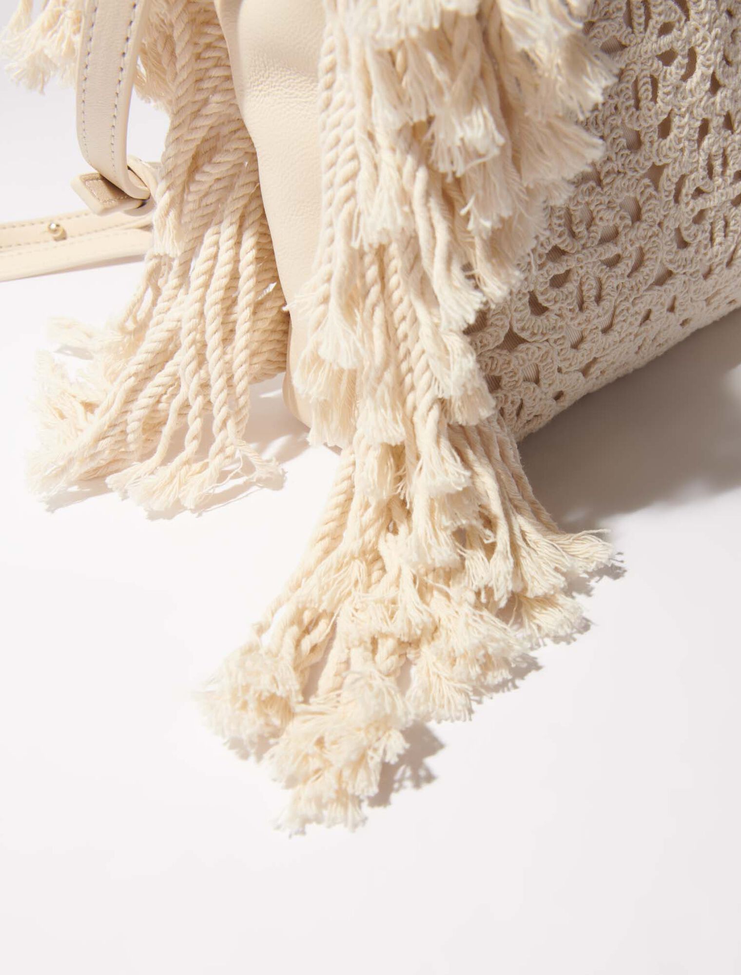 Lace-effect embroidered M bag