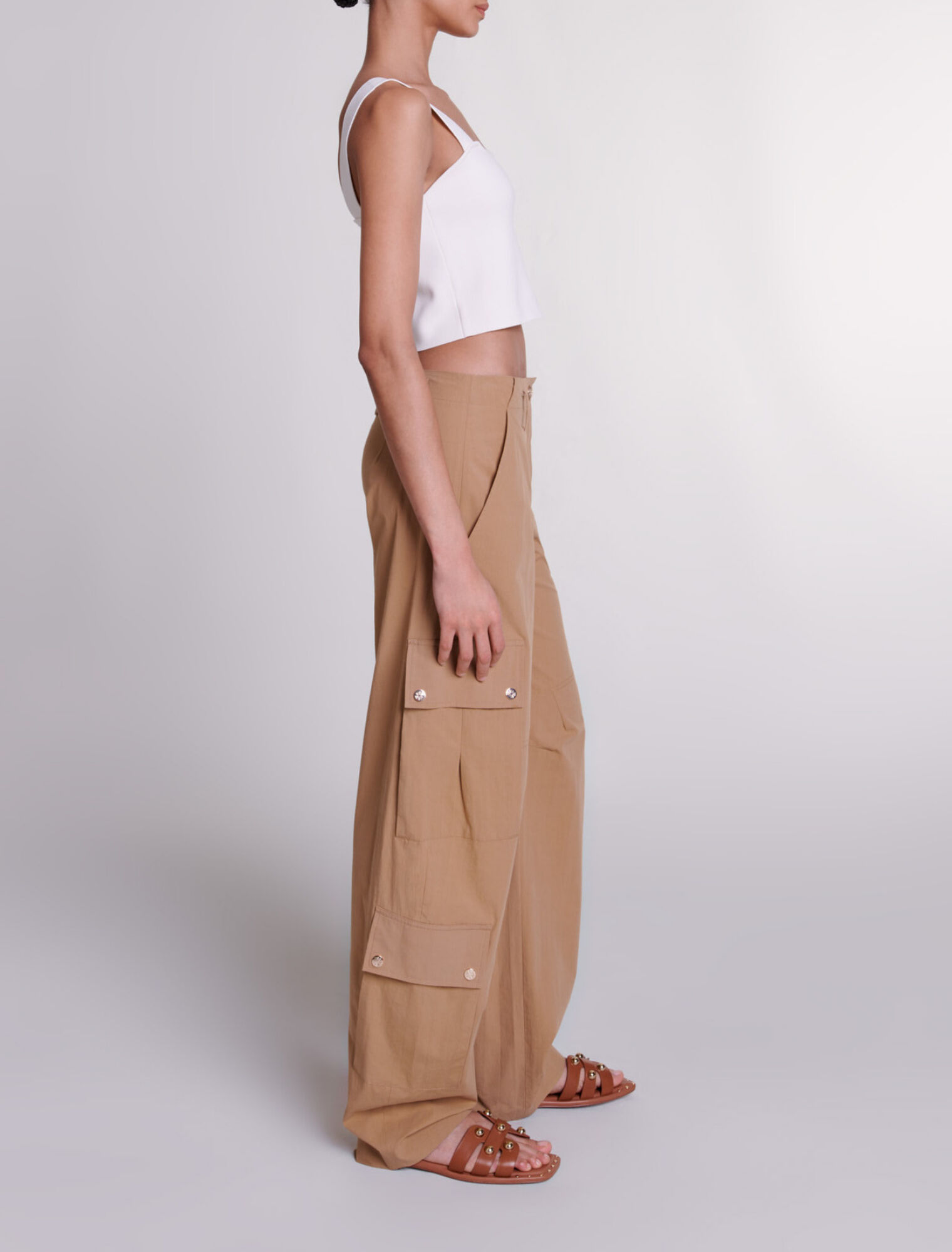 Cargo trousers with pockets