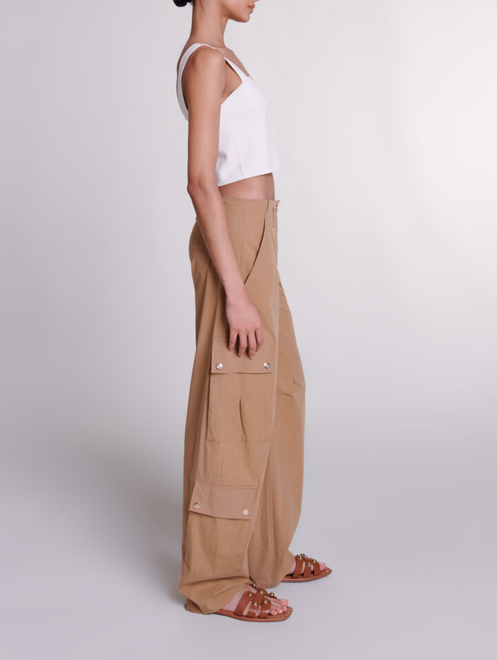 Cargo trousers with pockets