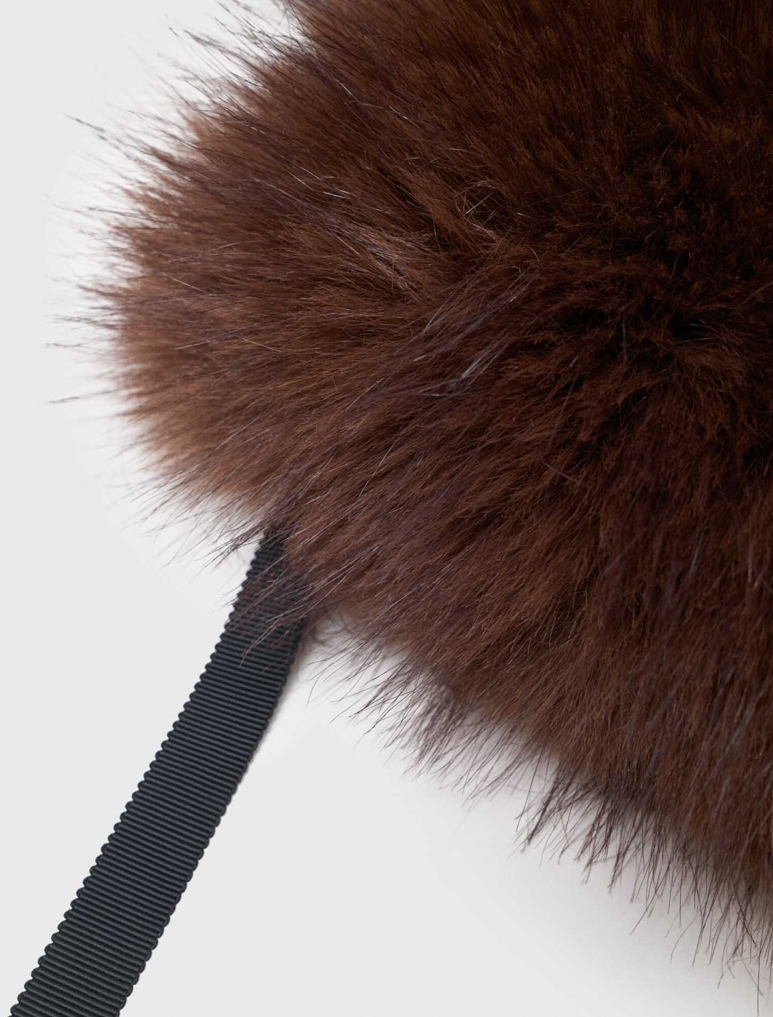 Faux fur collar