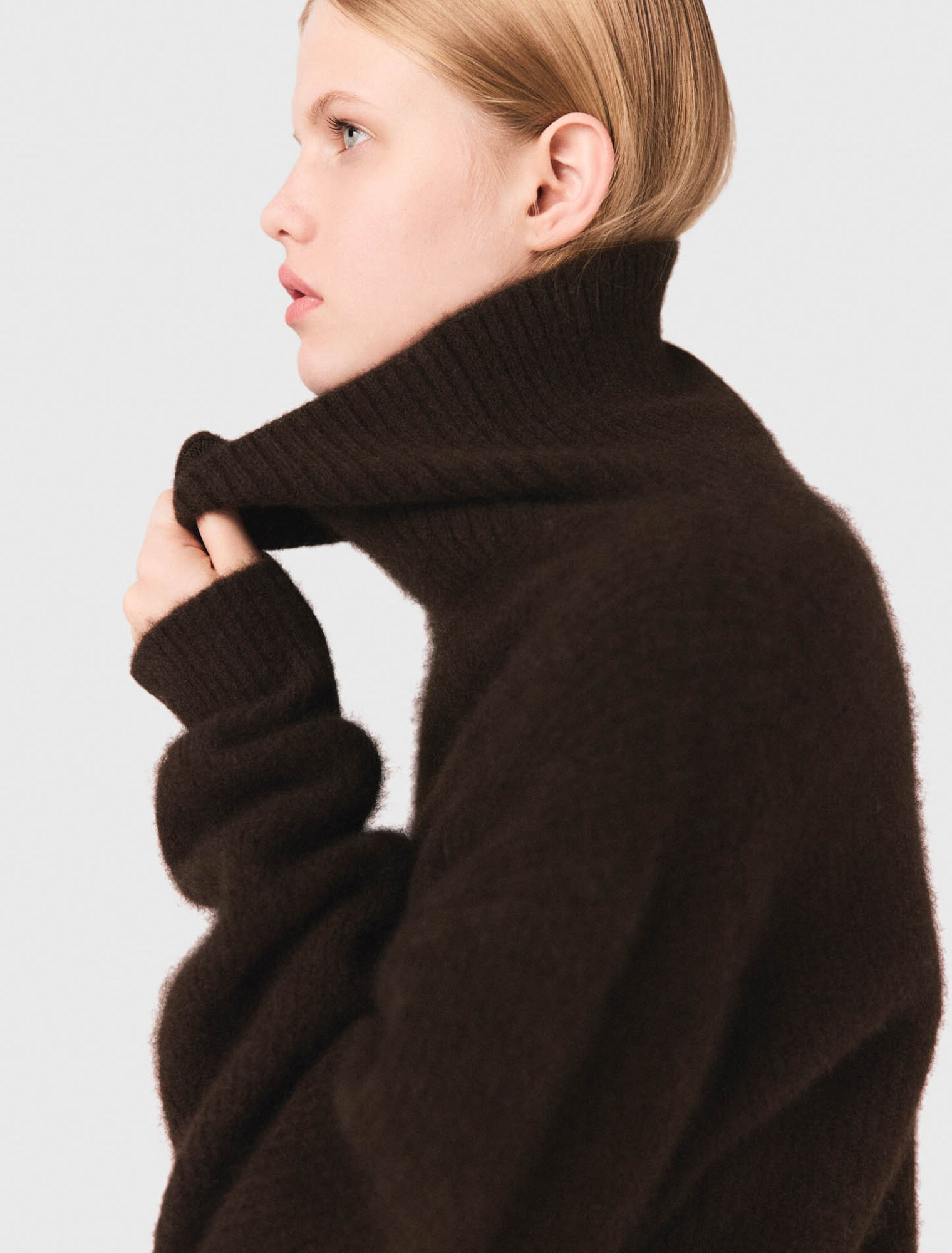 Yak blend roll-neck jumper
