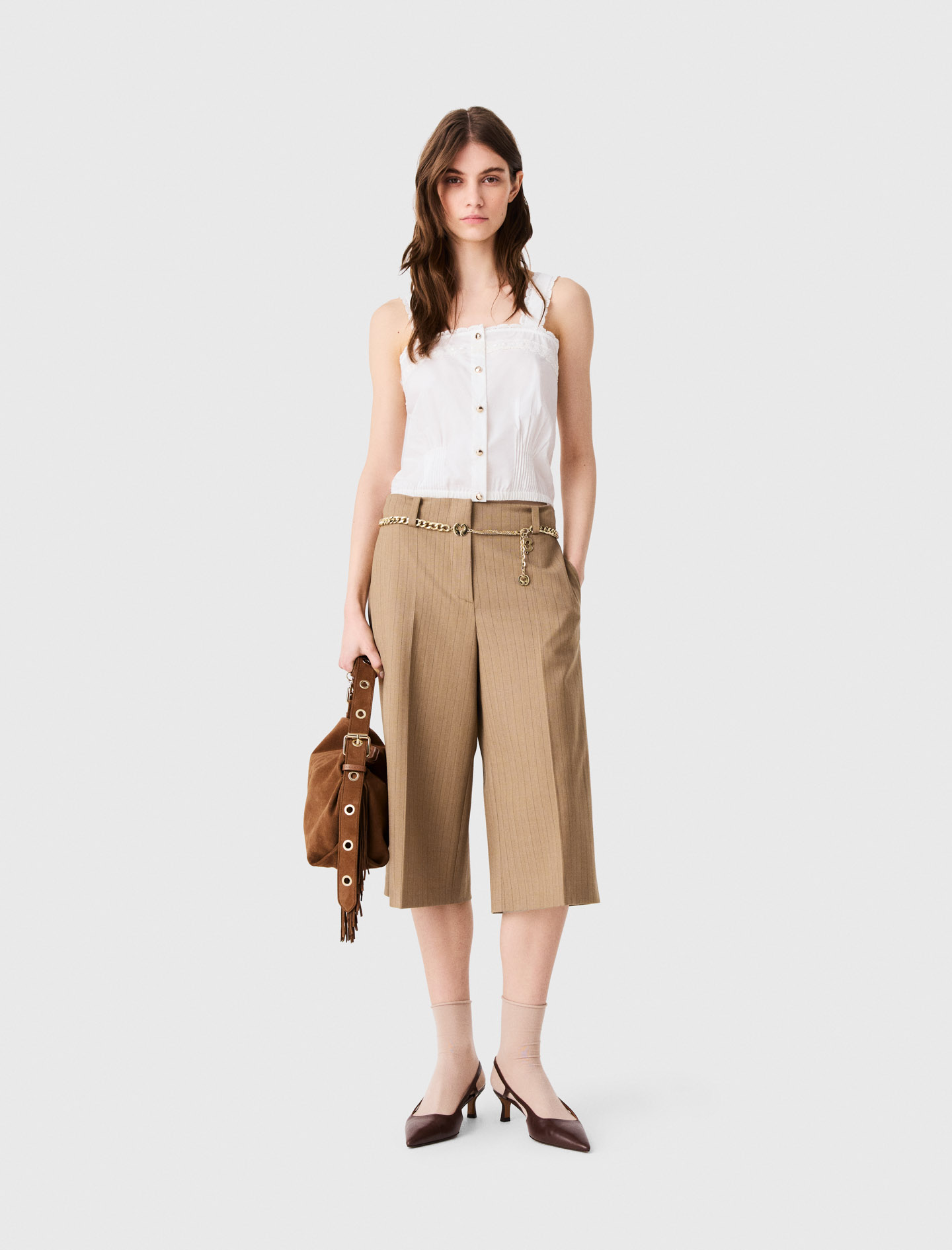 Tailored pleated Bermuda shorts