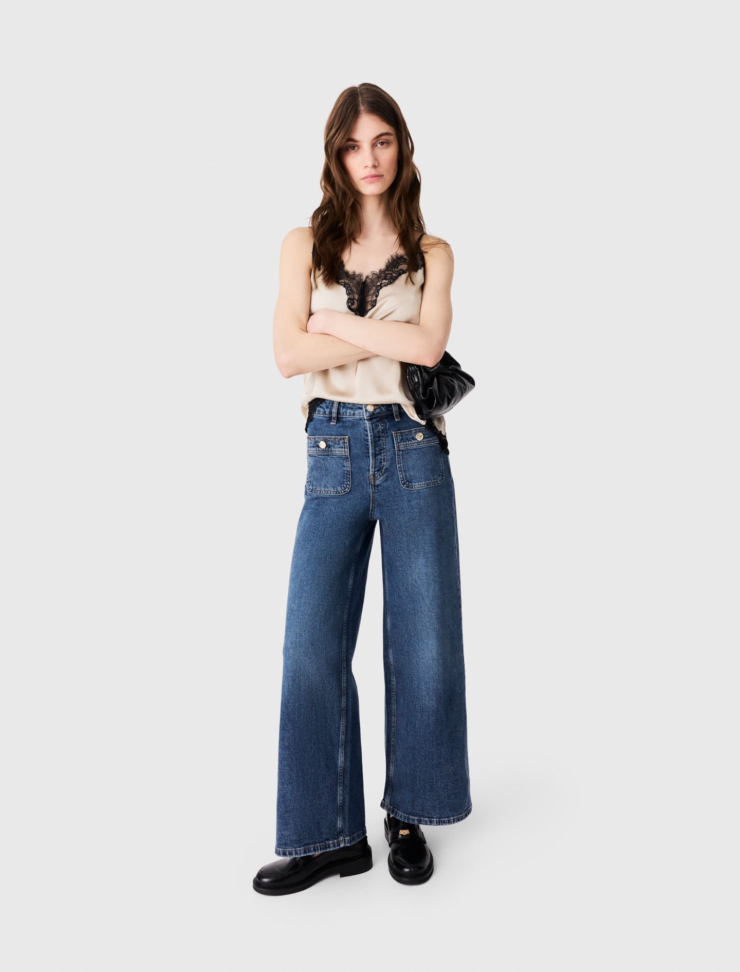 Wide-leg jeans with patch pockets
