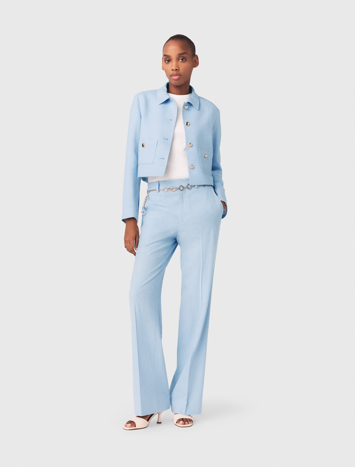 Short single-breasted jacket